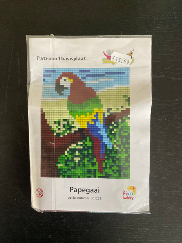 Pixel Set: Parrot